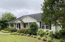 Layered foundation planting